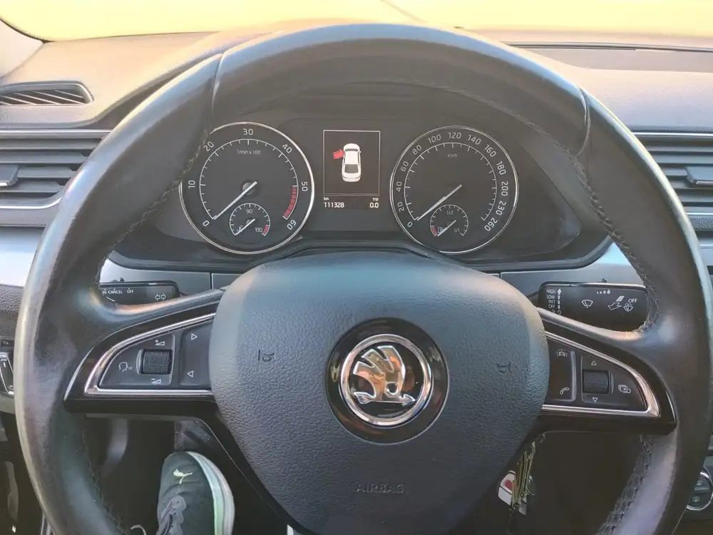 SKODA superb - Foto 6 | Clidrive