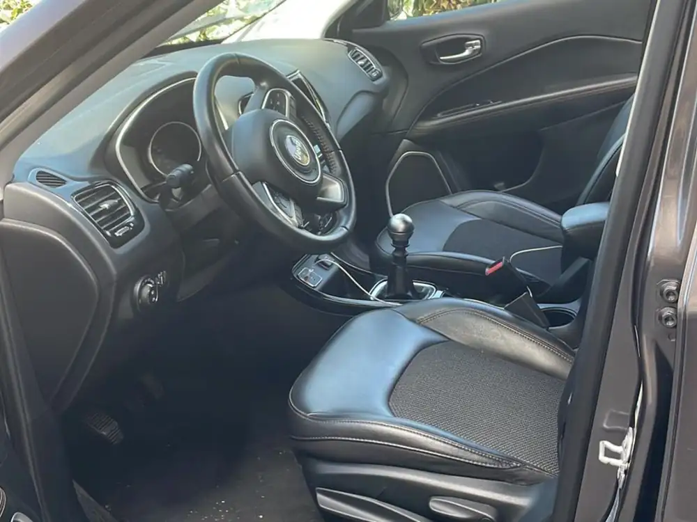 JEEP compass