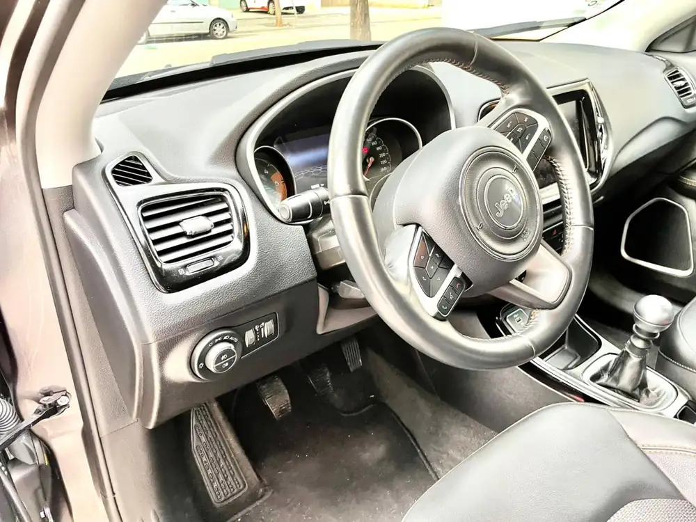 JEEP compass