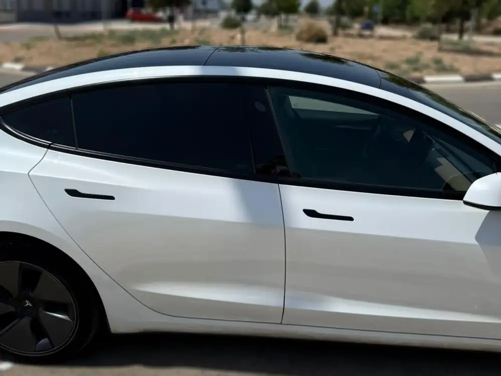 TESLA model 3