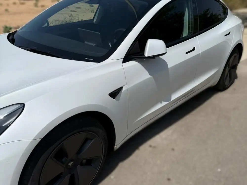 TESLA model 3