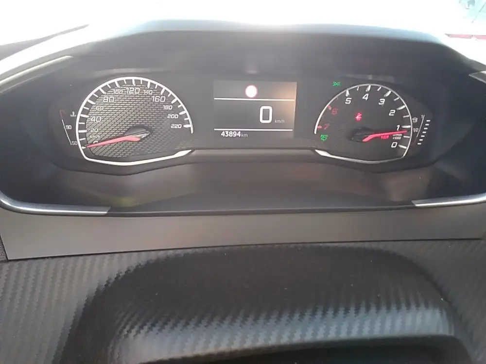 PEUGEOT 2008 - Foto 9 | Clidrive