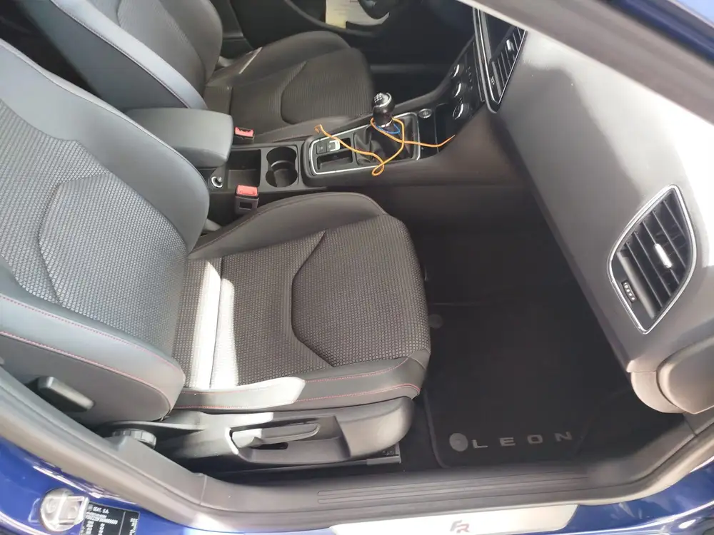 SEAT leon