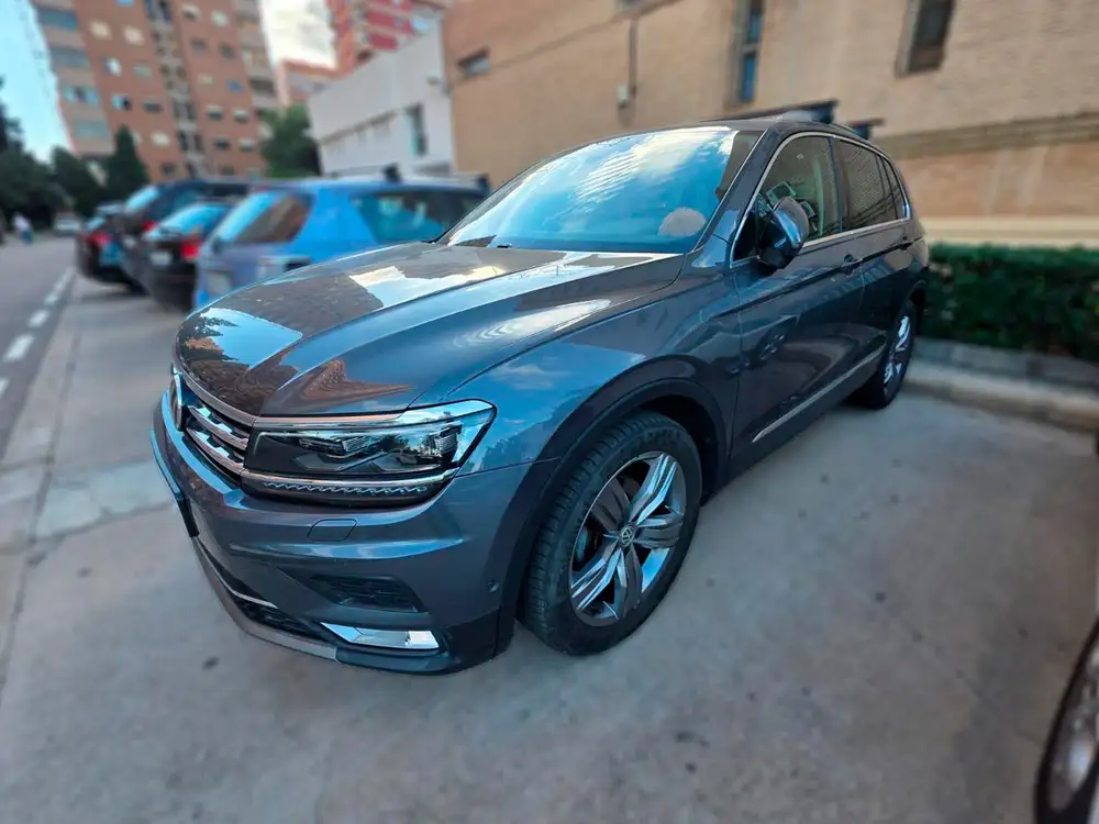 VOLKSWAGEN tiguan