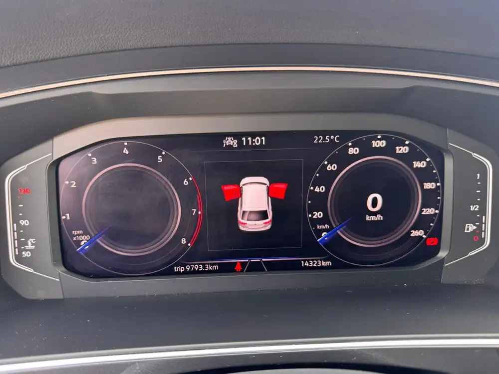VOLKSWAGEN tiguan
