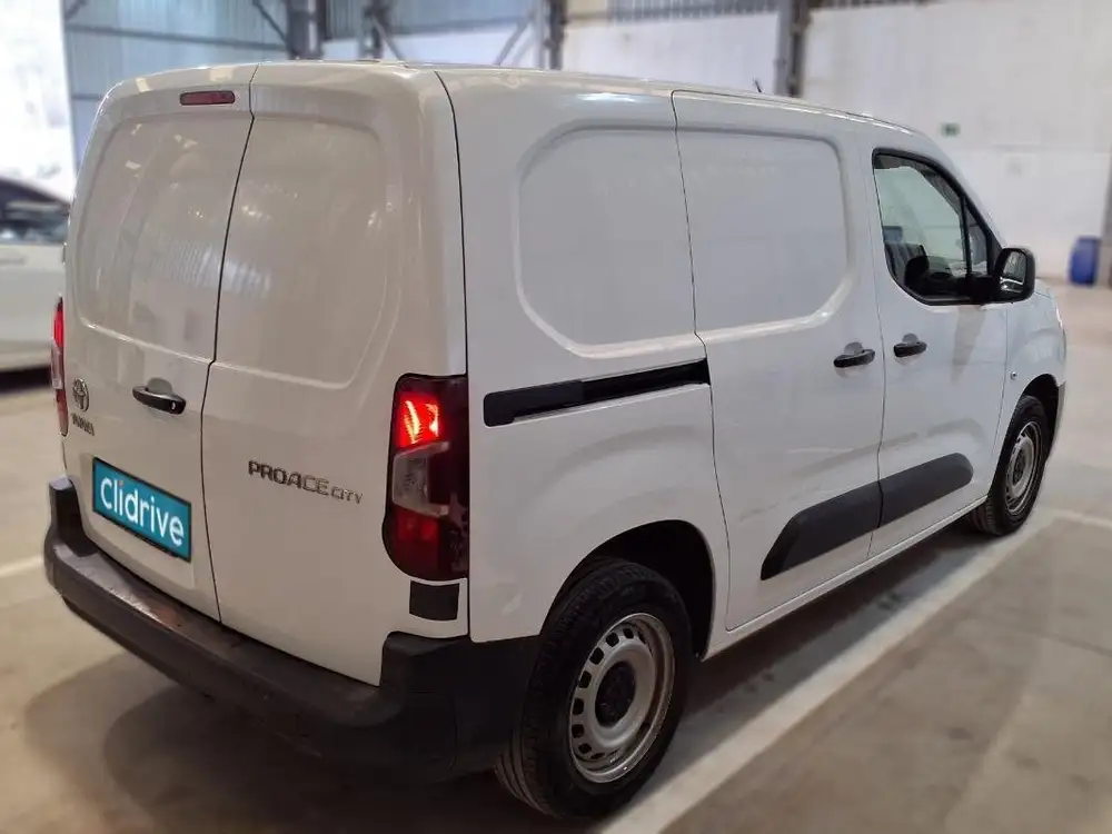 TOYOTA proace city