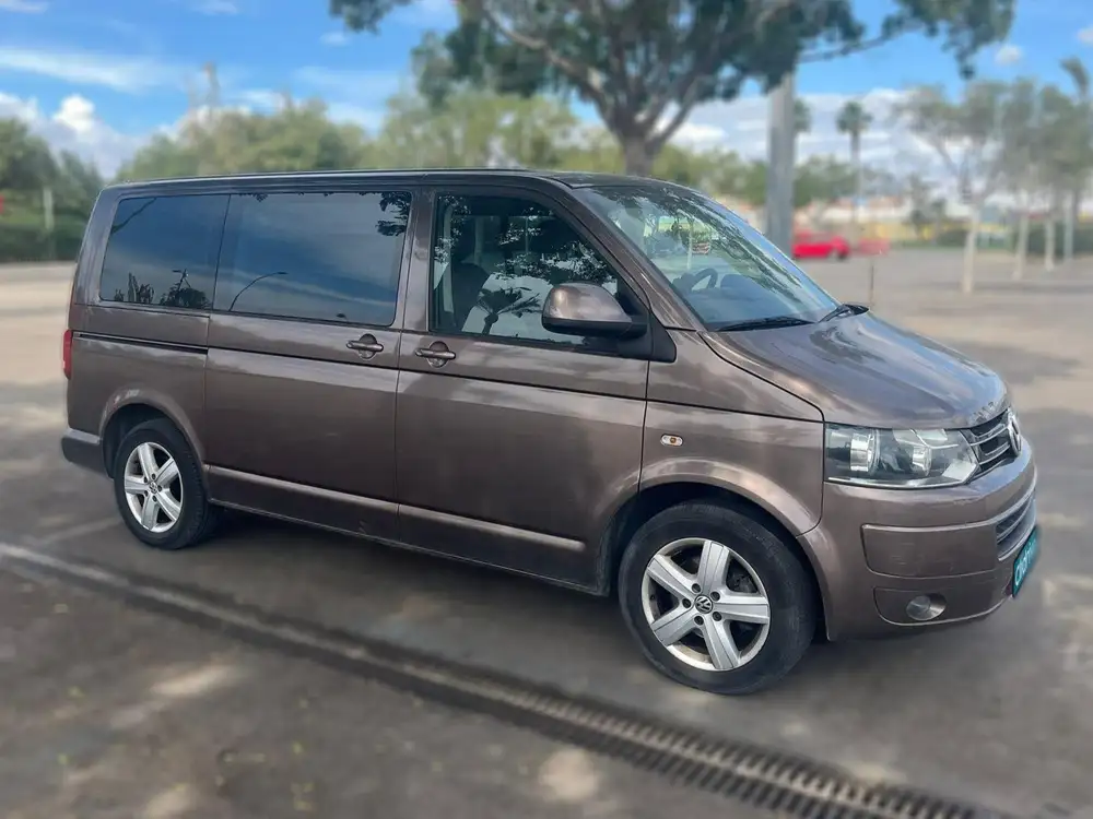 VOLKSWAGEN multivan