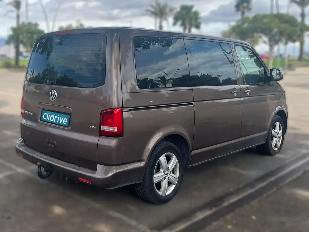 VOLKSWAGEN multivan