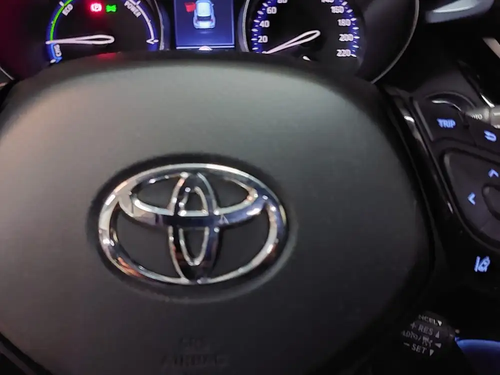 TOYOTA c-hr