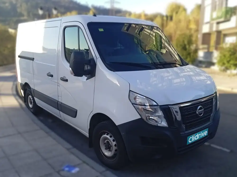 NISSAN interstar