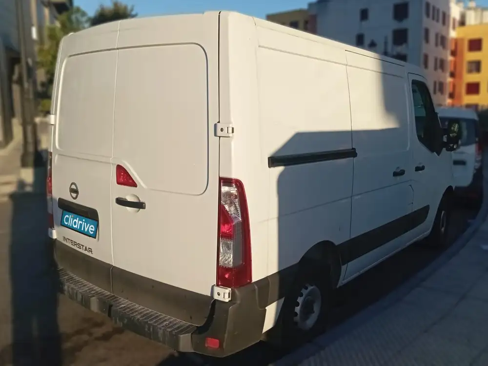 NISSAN interstar