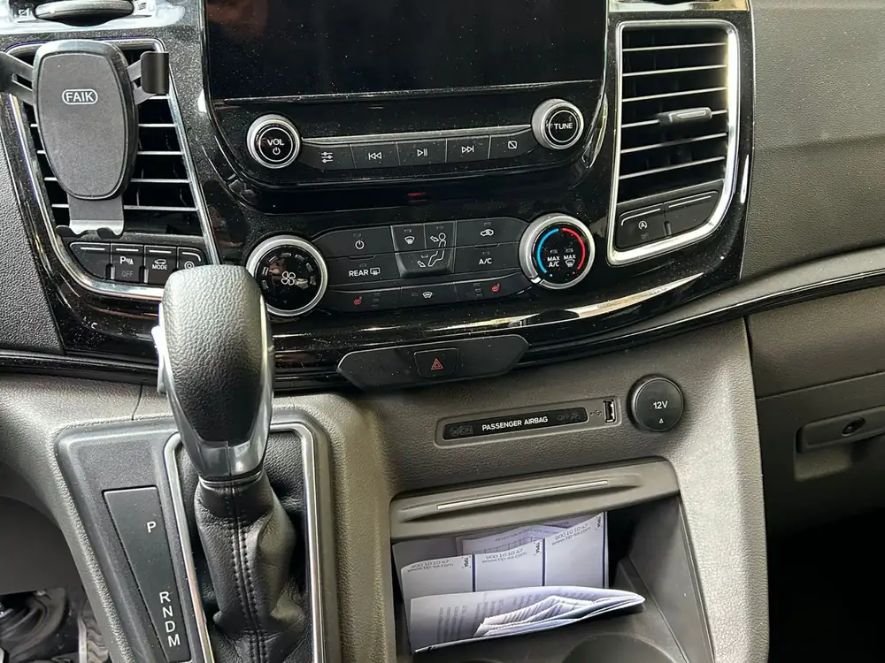 FORD tourneo