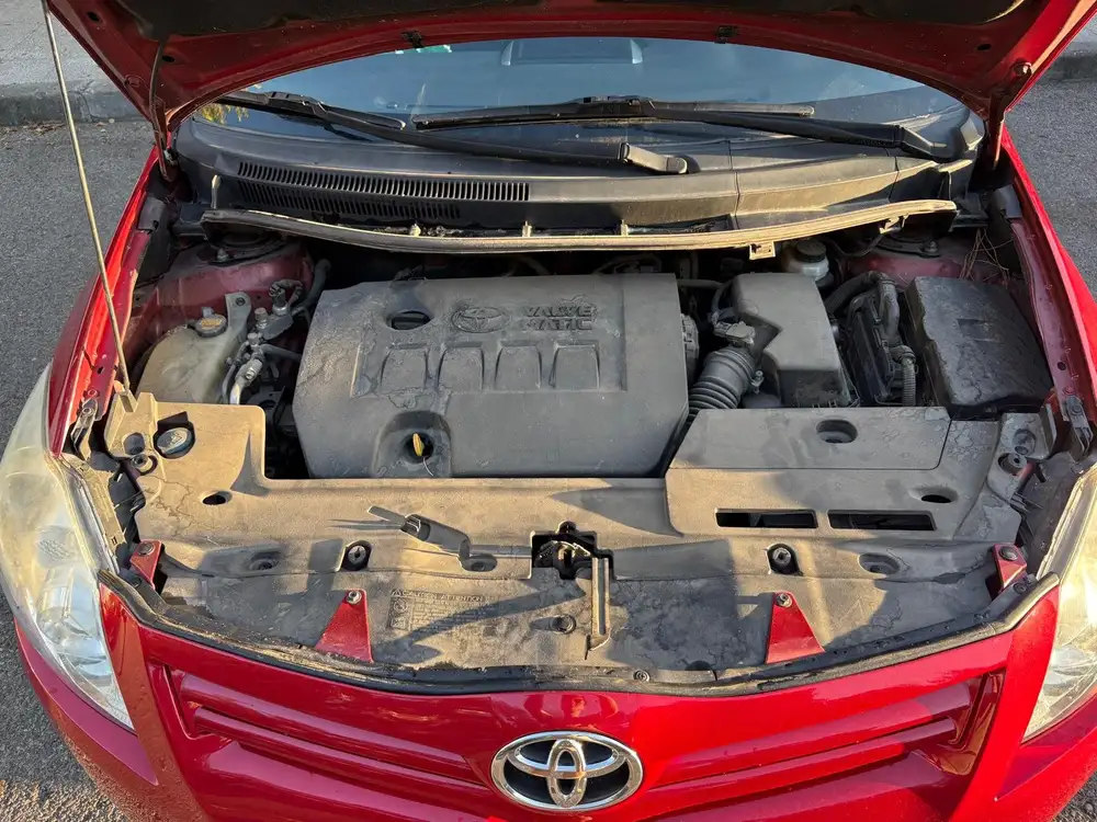 TOYOTA auris