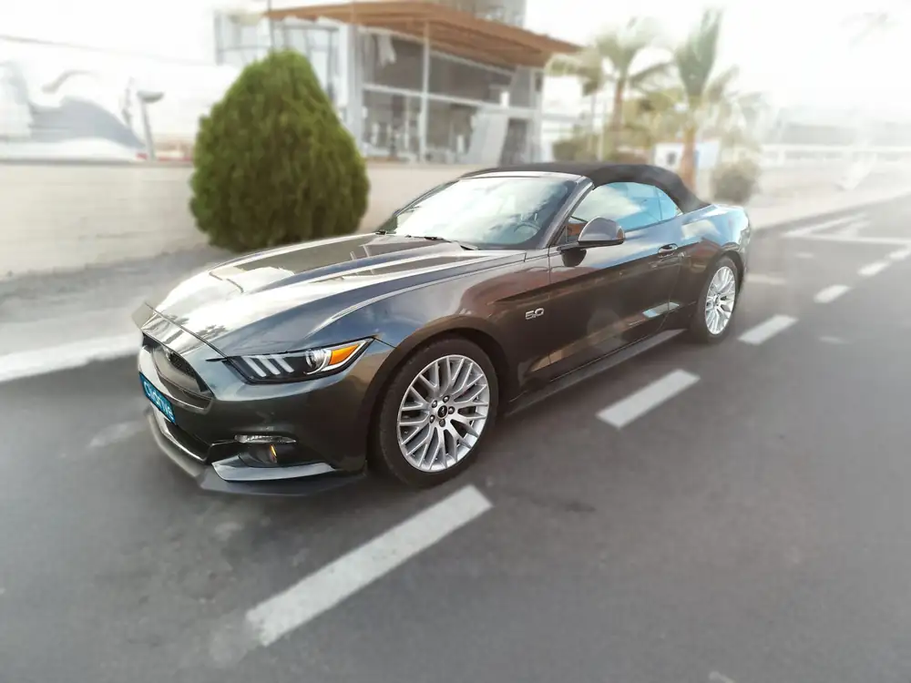 FORD mustang