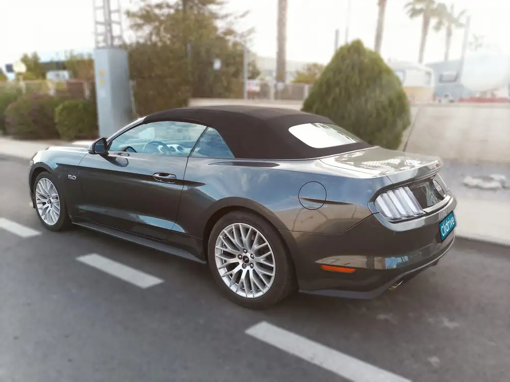 FORD mustang