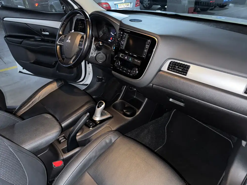 2.0 PHEV Kaiteki Auto 4WD