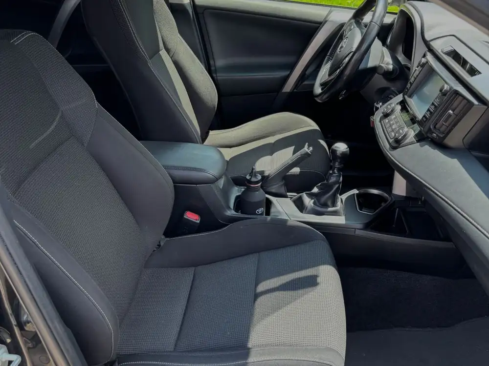 TOYOTA rav4