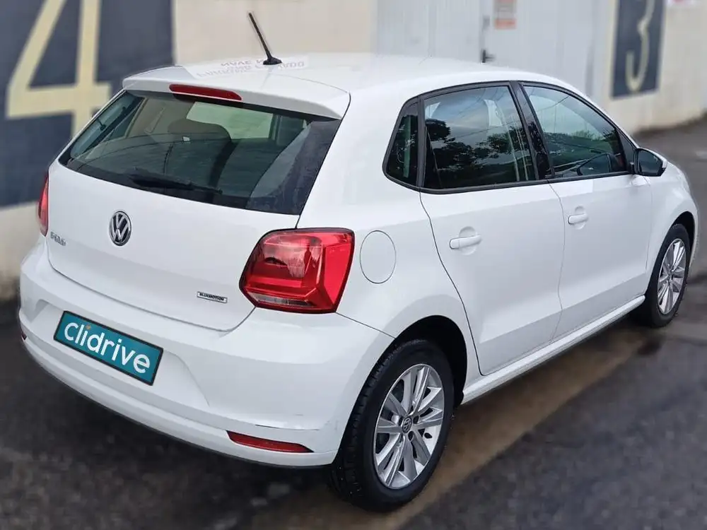 VOLKSWAGEN polo