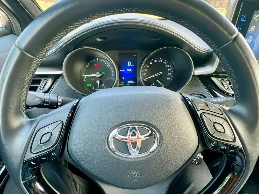 TOYOTA c-hr