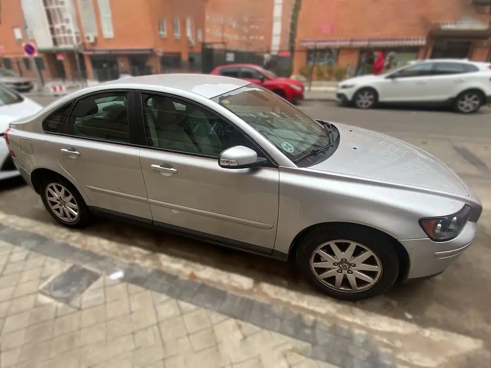 VOLVO S40