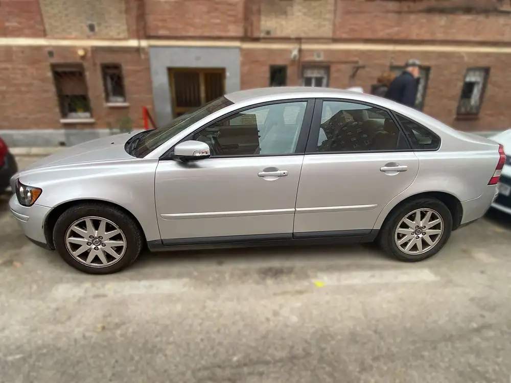 VOLVO S40