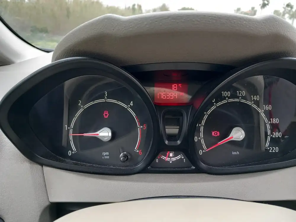 FORD fiesta - Foto 7 | Clidrive