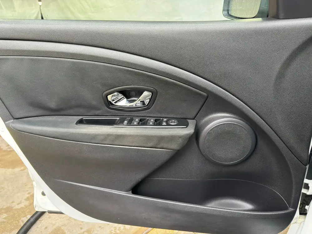 RENAULT megane - Foto 9 | Clidrive