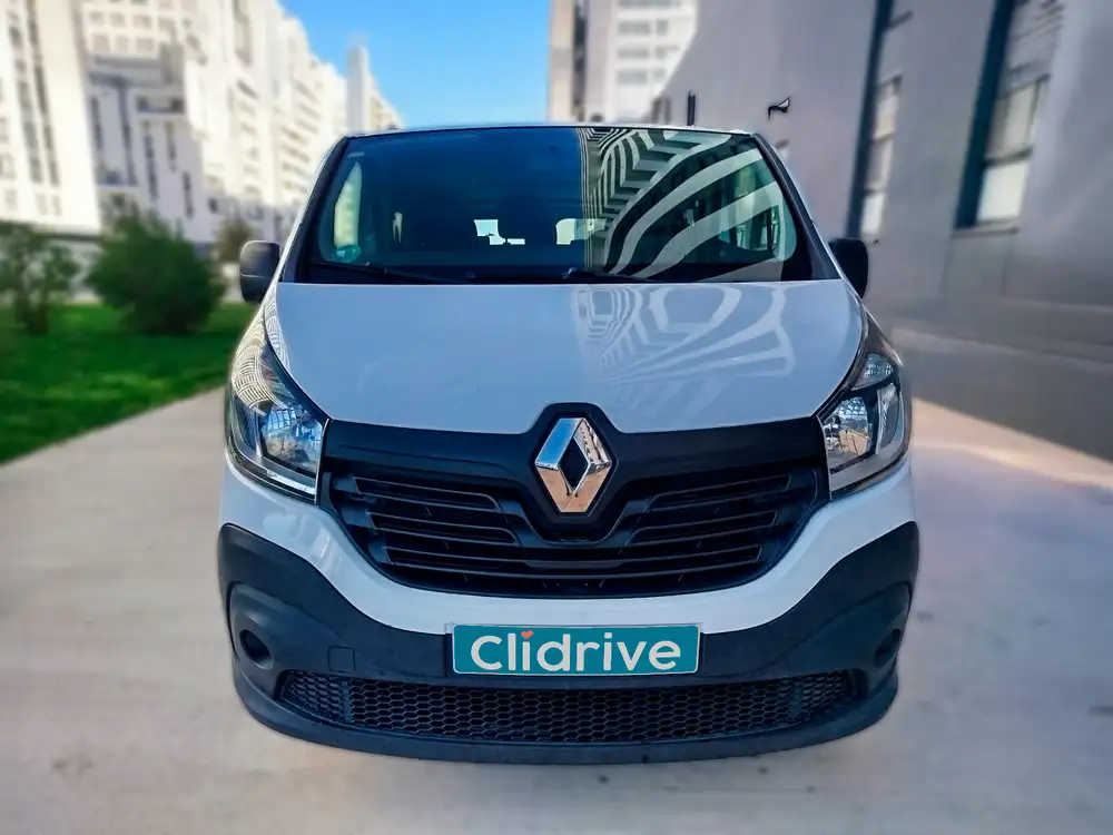 RENAULT trafic