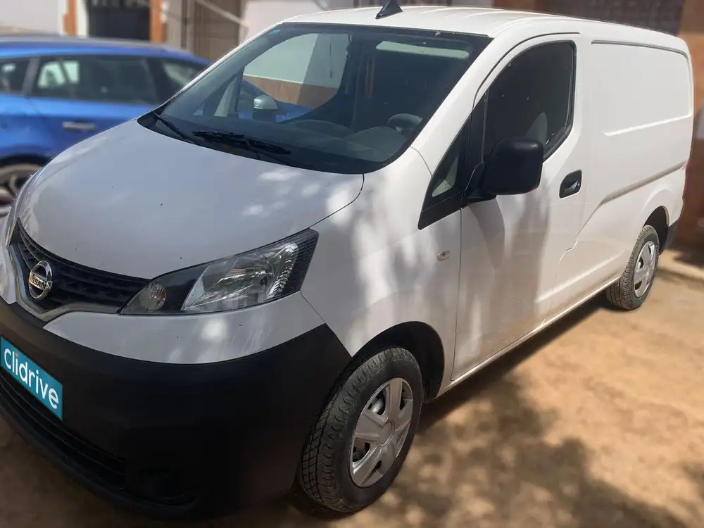 NISSAN nv200