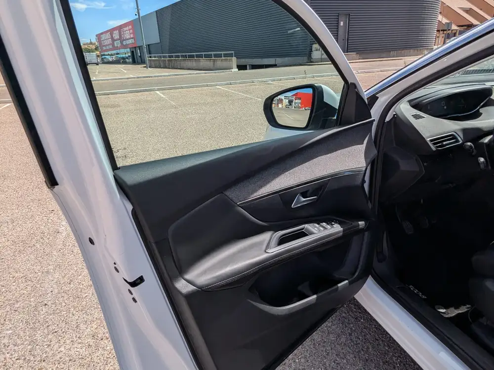 PEUGEOT 3008 - Foto 17 | Clidrive