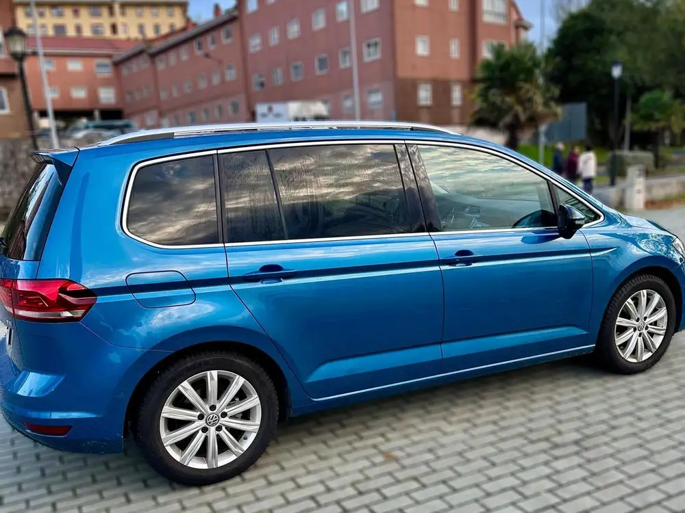VOLKSWAGEN touran