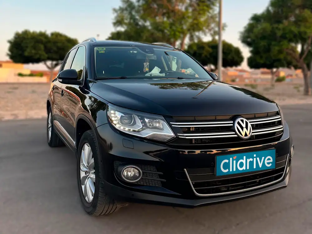 VOLKSWAGEN tiguan