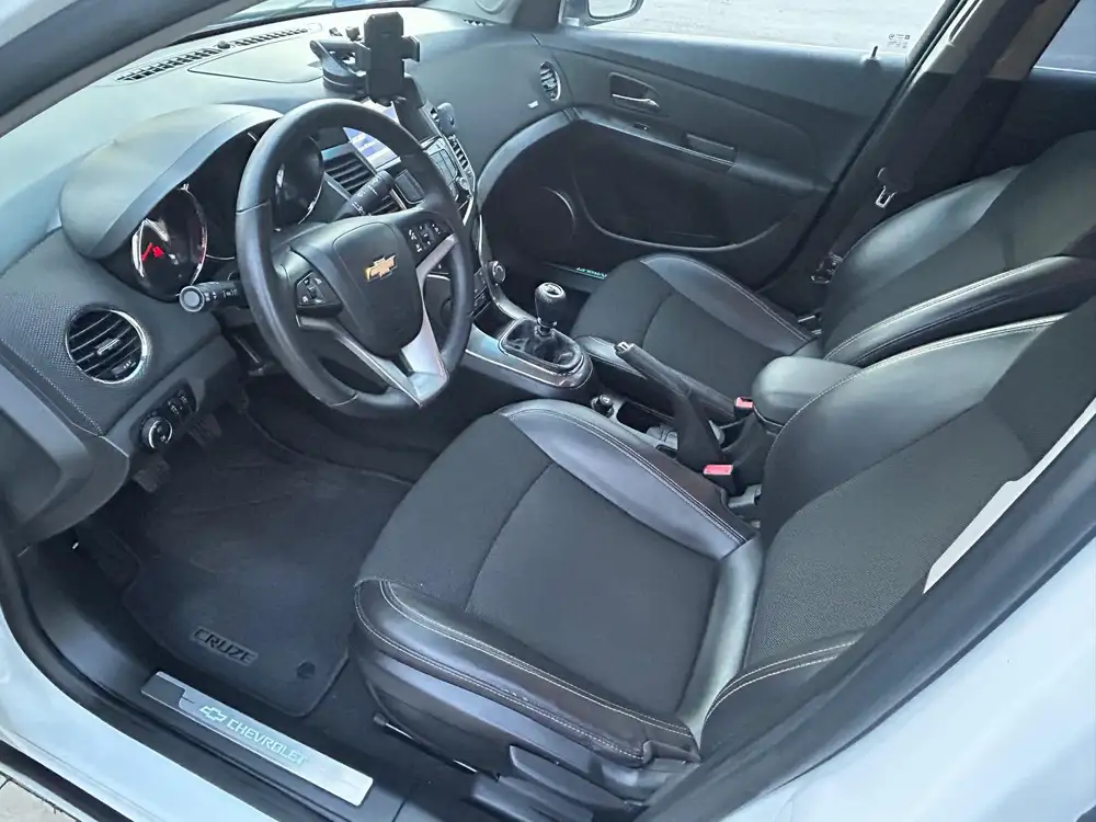 CHEVROLET cruze
