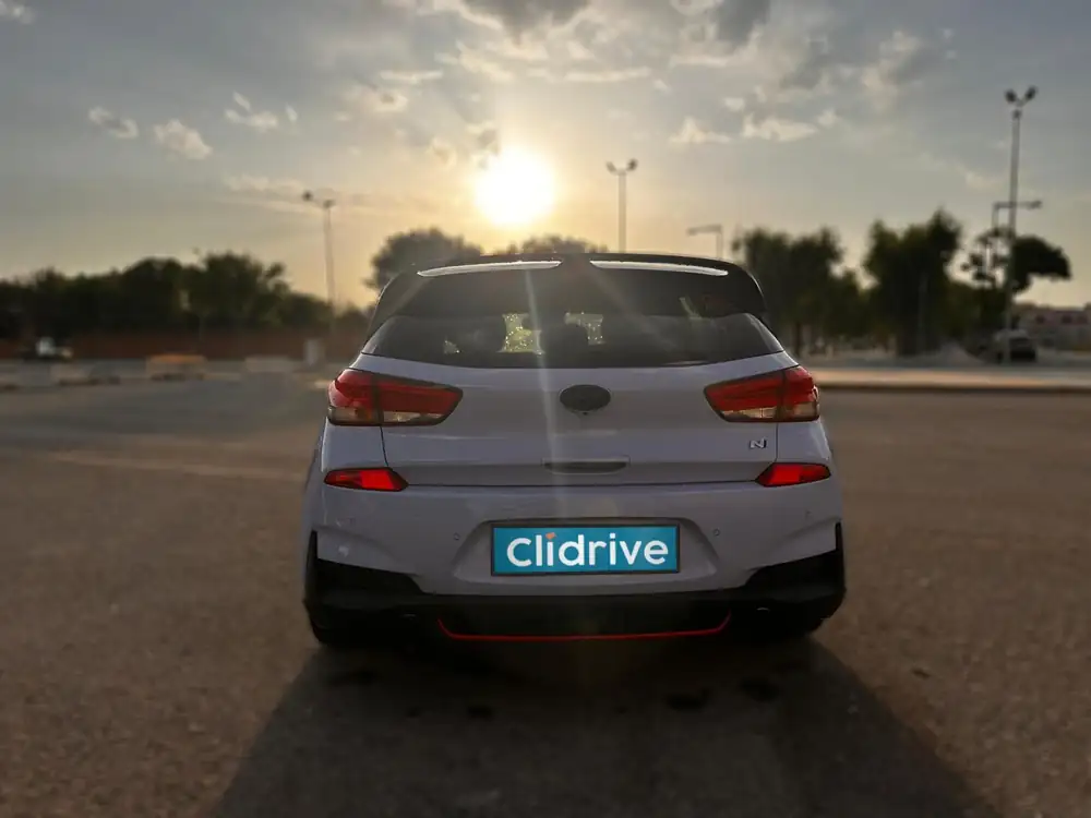 HYUNDAI i30