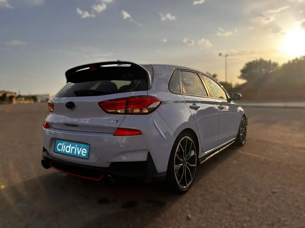 HYUNDAI i30