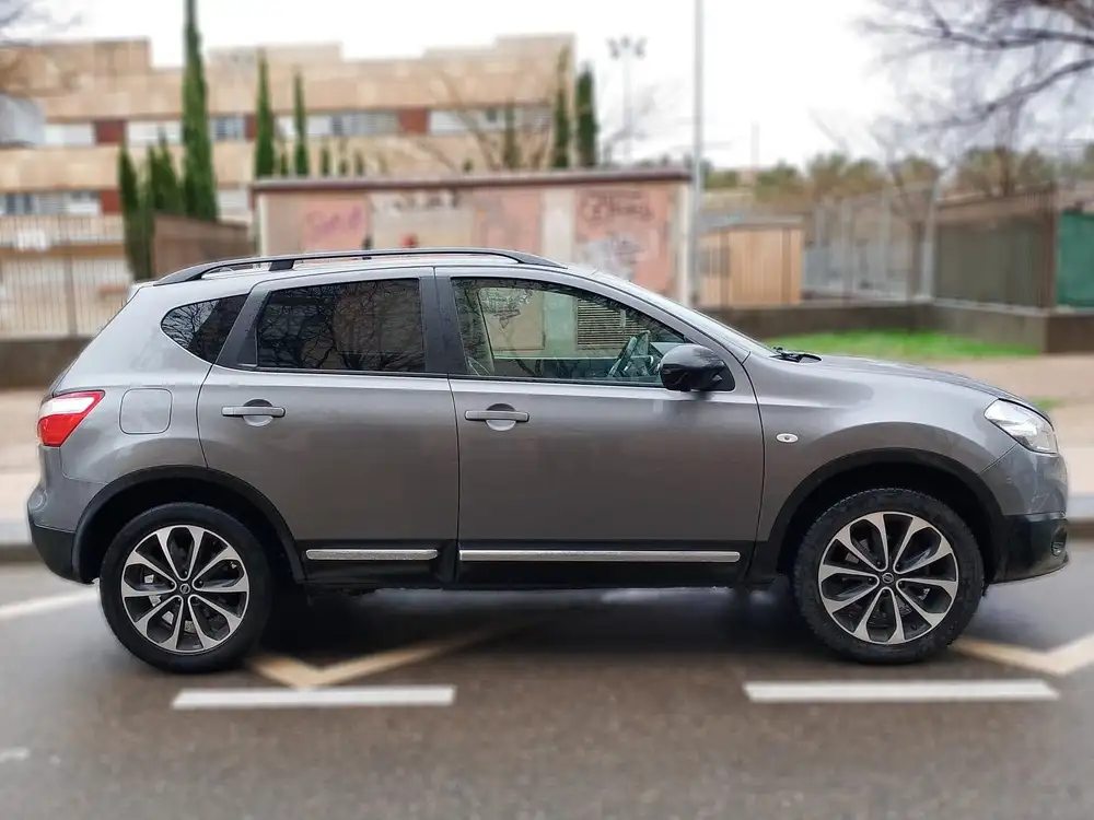 NISSAN qashqai