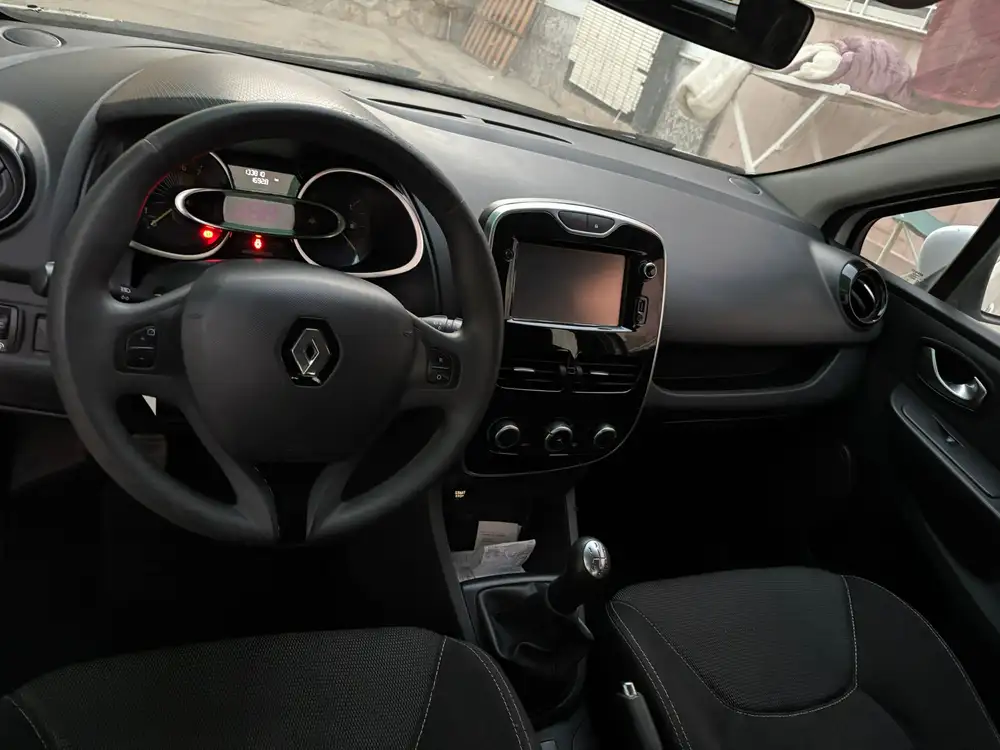 RENAULT clio