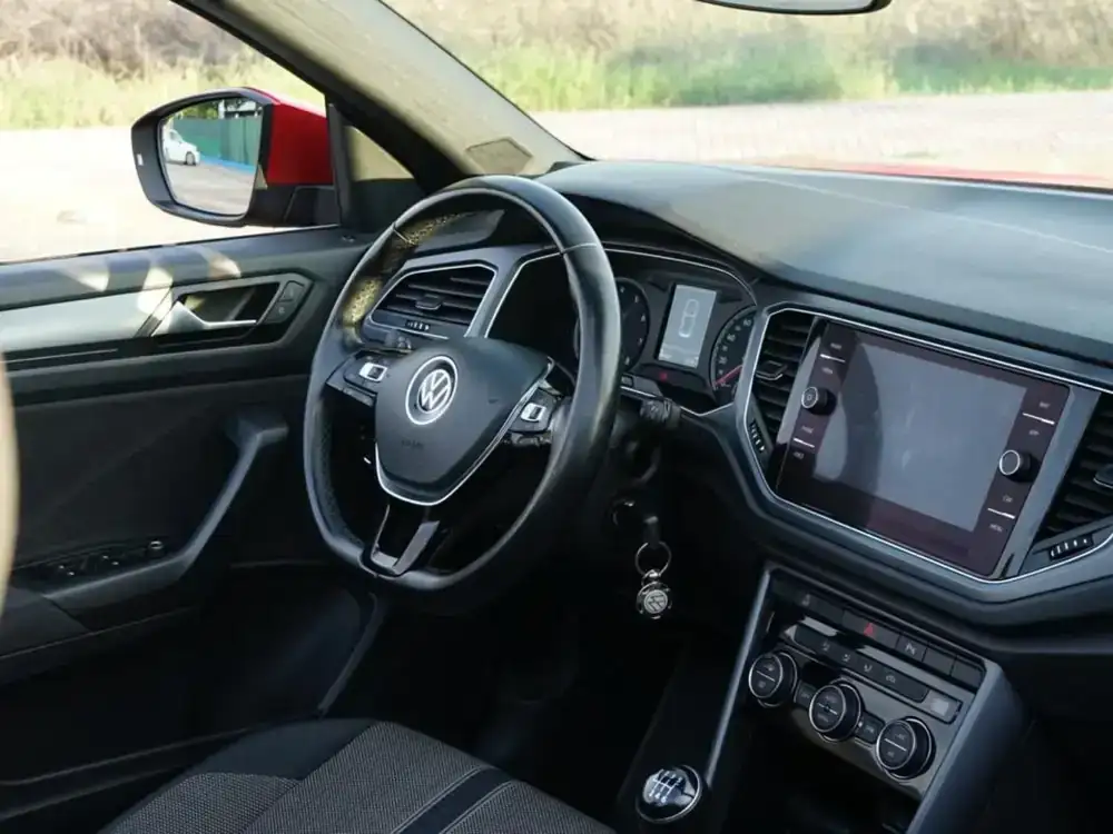 VOLKSWAGEN t-roc