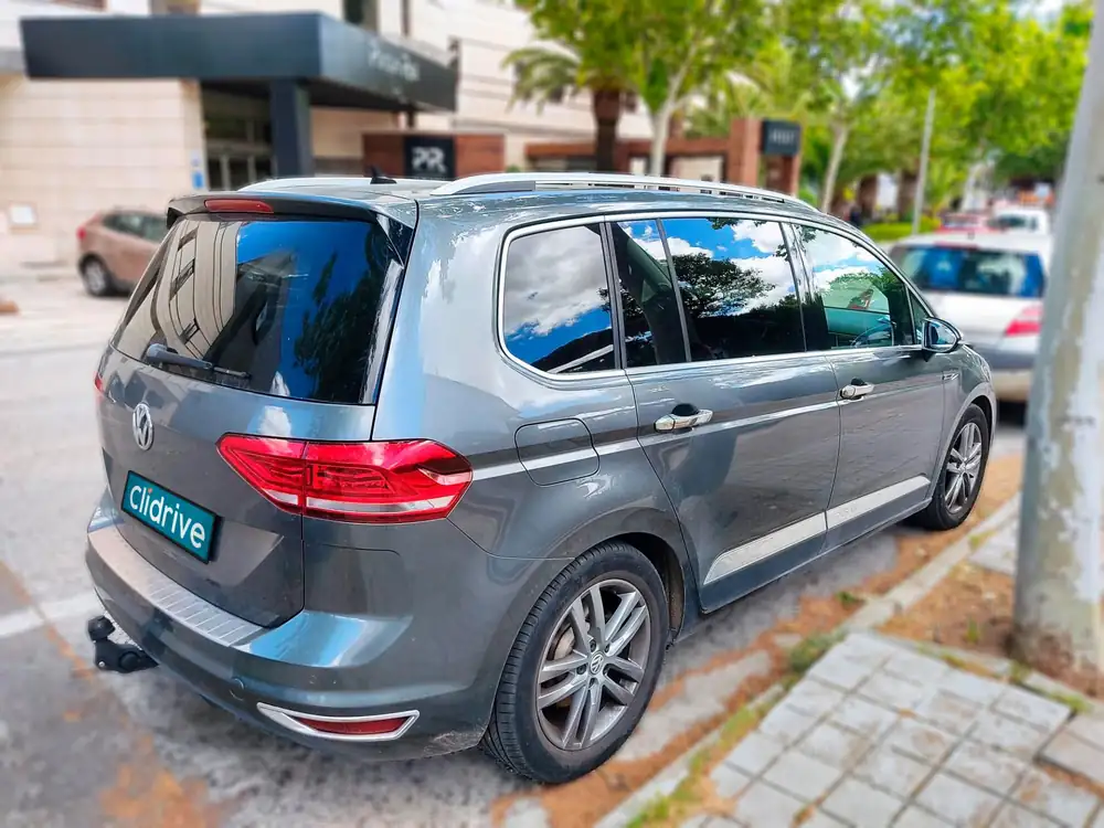 VOLKSWAGEN touran