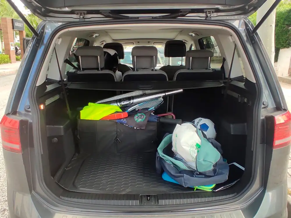VOLKSWAGEN touran