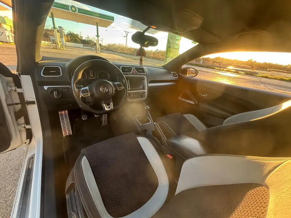 VOLKSWAGEN scirocco