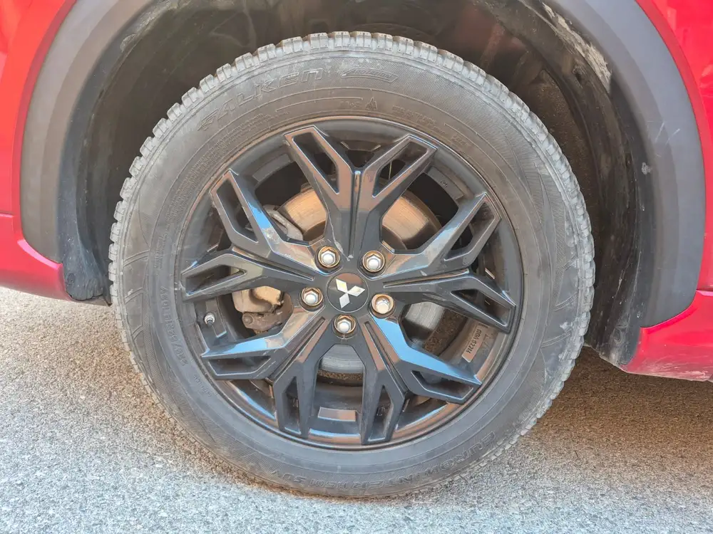 MITSUBISHI eclipse cross