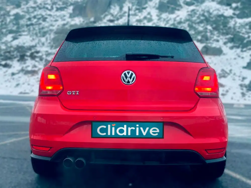 VOLKSWAGEN polo
