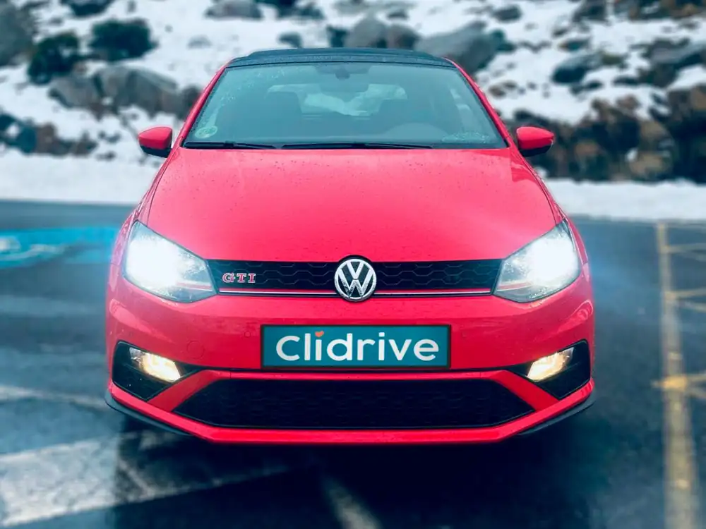 VOLKSWAGEN polo