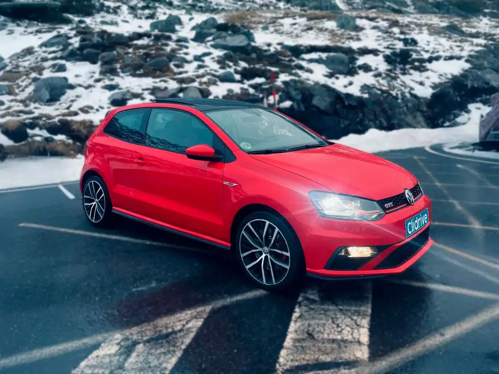 VOLKSWAGEN polo