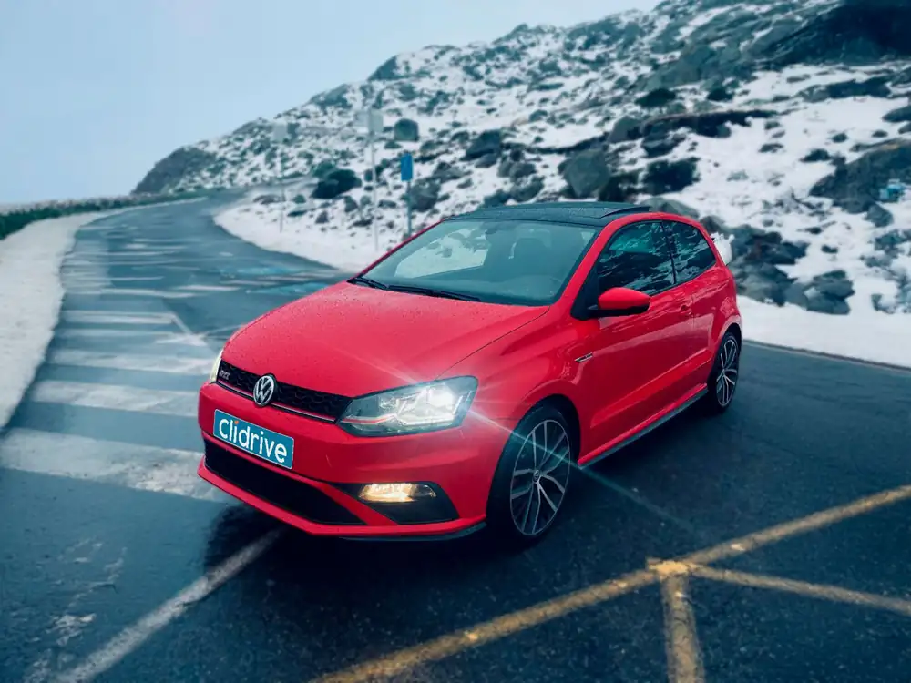 VOLKSWAGEN polo