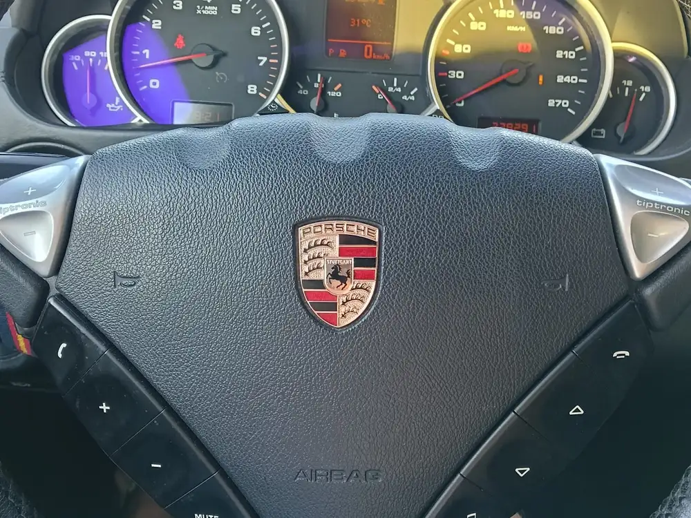 PORSCHE cayenne
