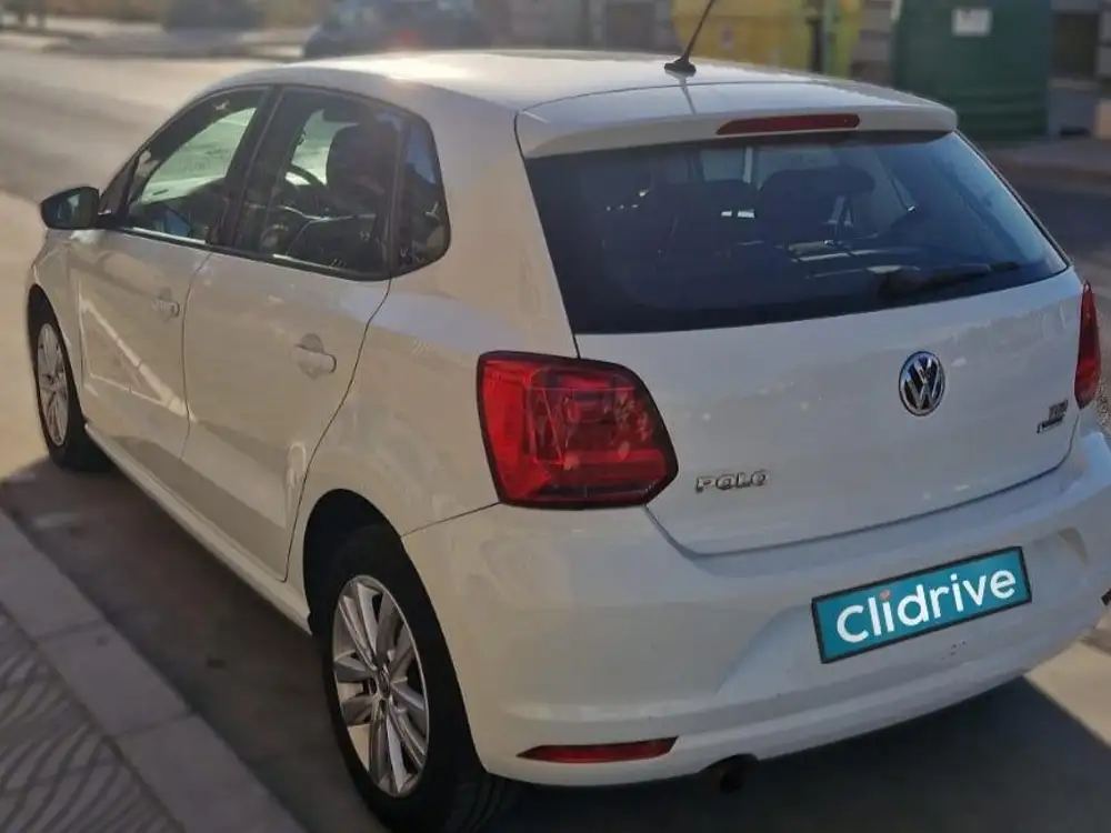 VOLKSWAGEN polo
