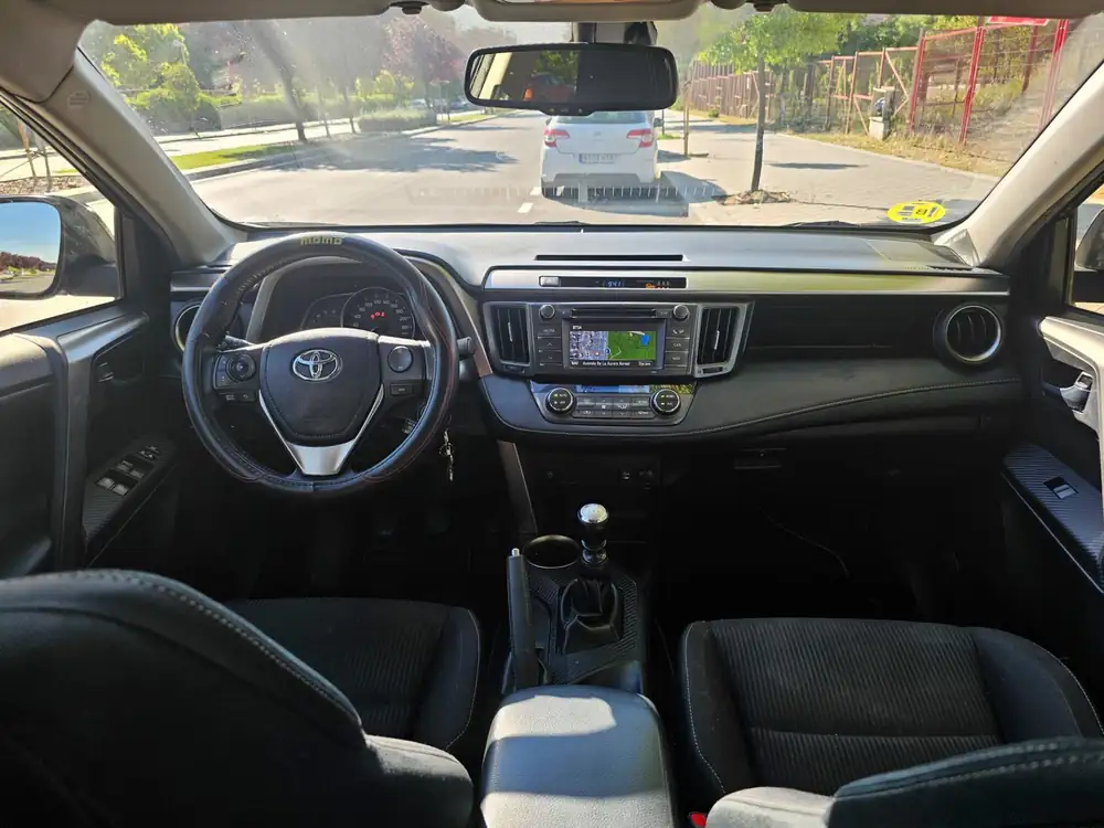 TOYOTA rav4