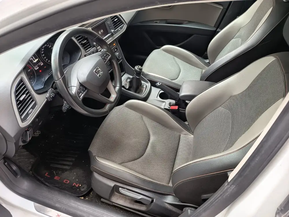 SEAT leon